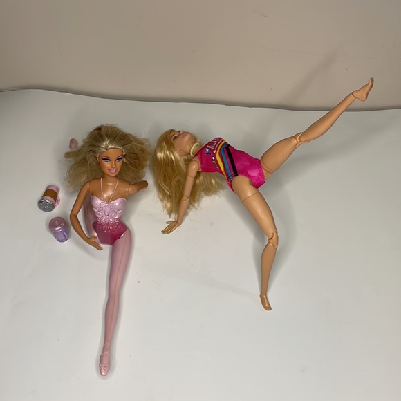 Mattel Toys 2 Barbies Made To Move Doll Ultra Flexible Articulated